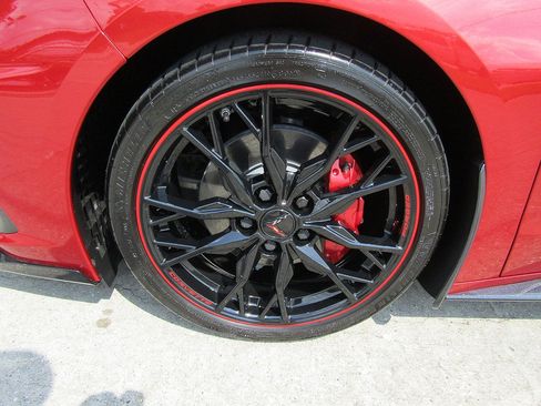 Used 2024 Chevrolet Corvette Stingray Preferred Conv w/ Stealth Interior Trim Package RWD image 25