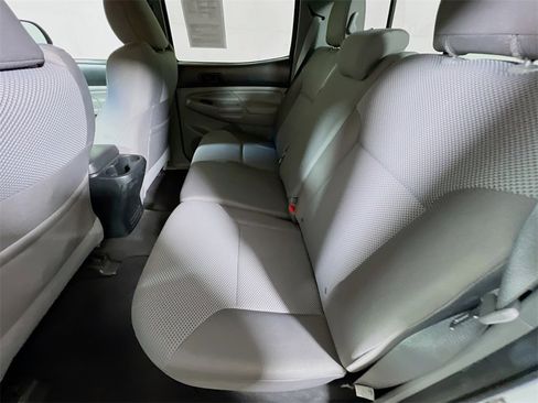 Used 2015 Toyota Tacoma PreRunner image 22