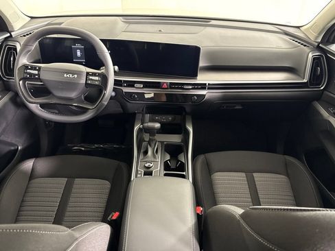 New 2026 Kia Sorento LX FWD image 13