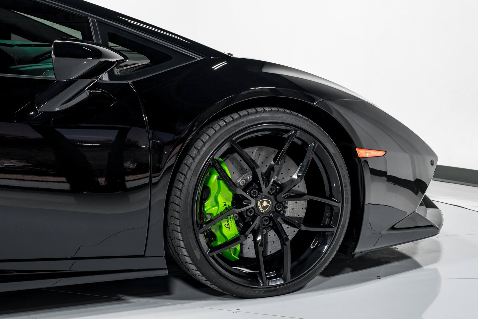 Used 2016 Lamborghini Huracan LP 610-4 AWD/4WD image 44