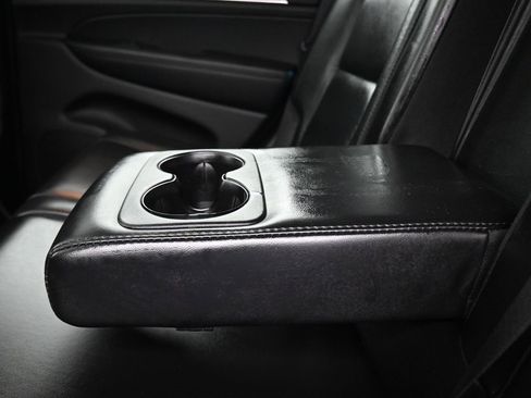 Used 2019 Jeep Grand Cherokee Limited image 34