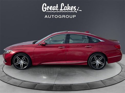 Used 2022 Honda Accord Touring image 2