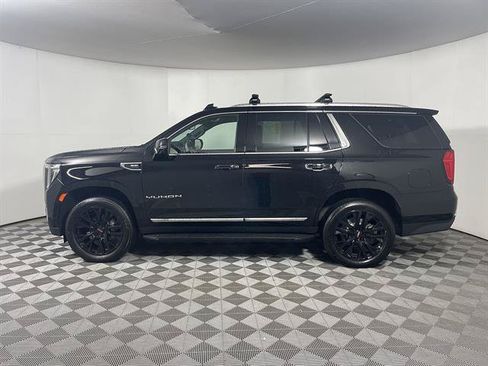 Used 2021 GMC Yukon SLT w/ SLT Premium Package AWD/4WD image 4
