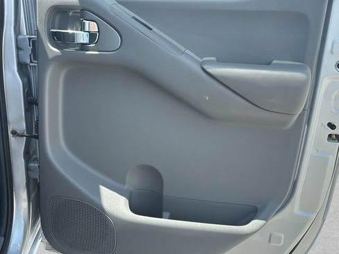 Used 2019 Nissan Frontier SV AWD/4WD image 11