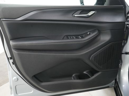 Used 2023 Jeep Grand Cherokee Altitude image 21