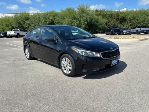 Used 2017 Kia Forte S FWD image 6