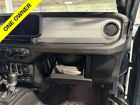 Used 2024 Jeep Gladiator Sport AWD/4WD image 42