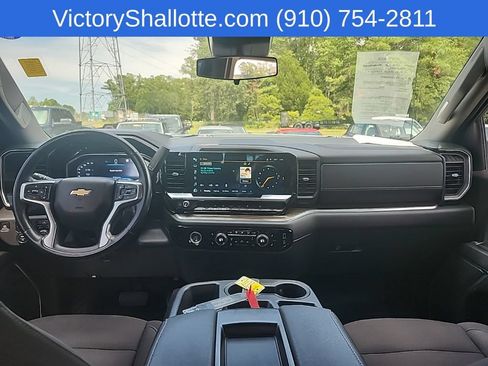 Used 2023 Chevrolet Silverado 1500 LT w/ Z71 Off-Road Package AWD/4WD image 4