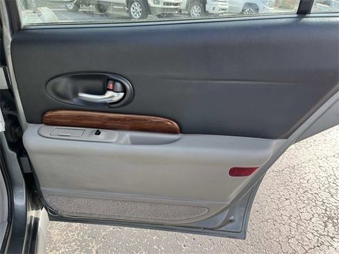 Used 2004 Buick Le Sabre Custom image 17