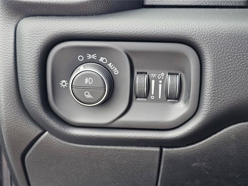 New 2026 RAM 2500 Laramie w/ Sport Appearance Package AWD/4WD image 21