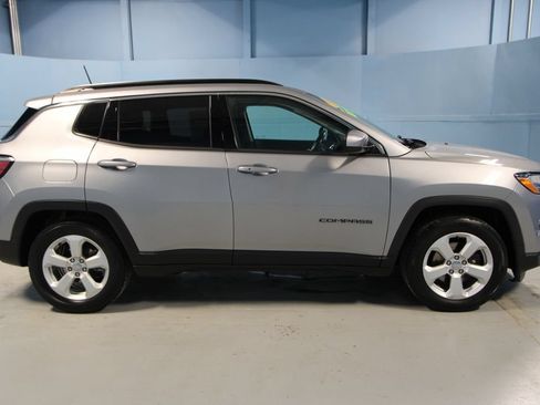 Used 2019 Jeep Compass Latitude FWD image 33