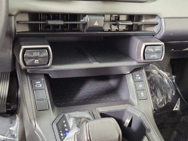 Used 2026 Toyota RAV4 LE AWD/4WD image 29