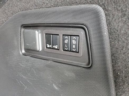 Certified 2023 Cadillac Escalade Sport w/ LPO, ONYX Package AWD/4WD image 31