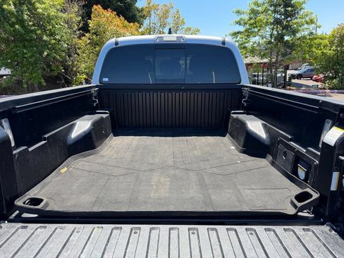 Used 2021 Toyota Tacoma TRD Sport w/ TRD Premium Sport Package AWD/4WD image 10