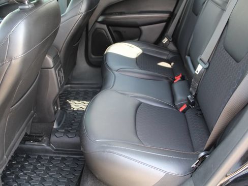 Used 2020 Jeep Compass Latitude FWD image 11