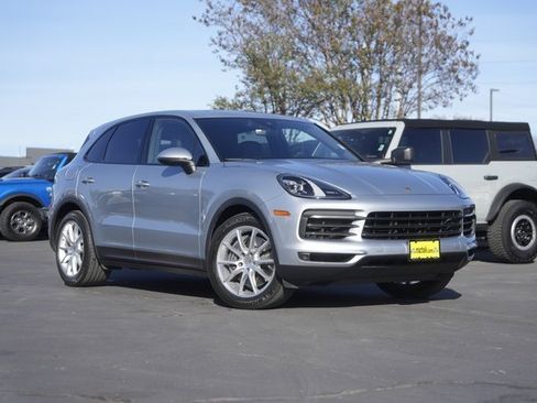 Used 2021 Porsche Cayenne image 2