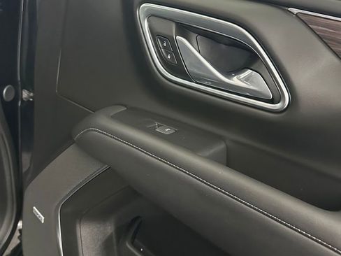 Used 2024 Chevrolet Suburban LT image 37