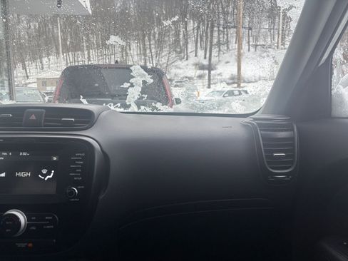 Used 2019 Kia Soul + image 33