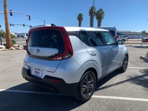 Used 2020 Kia Soul EX FWD image 6