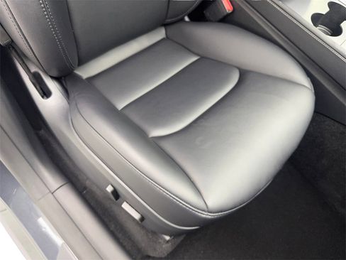 Used 2024 Tesla Model Y Long Range image 45