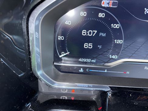 Used 2025 GMC Sierra 1500 SLT image 16