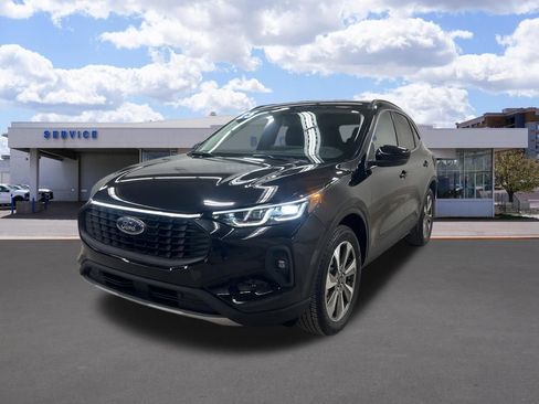 Used 2025 Ford Escape Platinum image 7