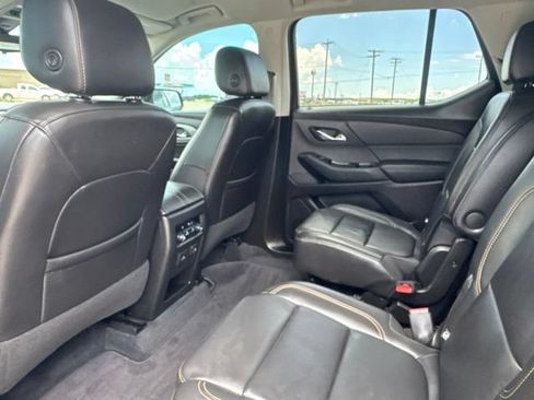 Used 2021 Chevrolet Traverse RS FWD image 24