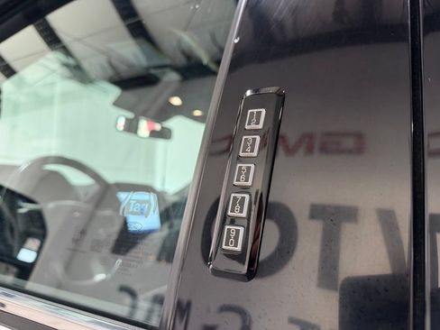 Used 2022 Ford F450 Platinum w/ FX4 Off-Road Package AWD/4WD image 6