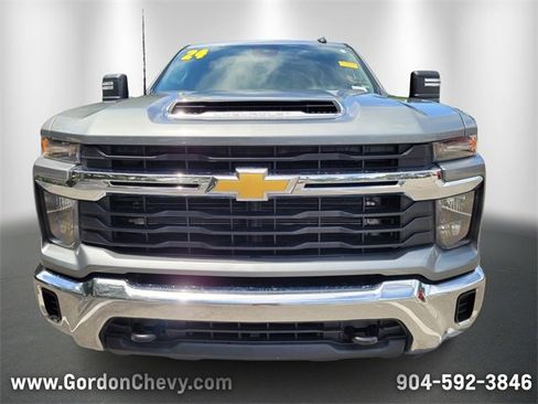 Used 2024 Chevrolet Silverado 2500 LT image 9