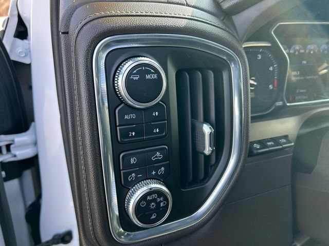 Used 2022 GMC Sierra 3500 Denali w/ Denali Ultimate Package AWD/4WD image 22
