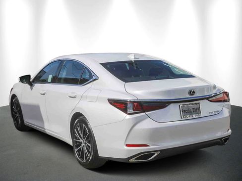Used 2025 Lexus ES 350 w/ Premium Package image 4