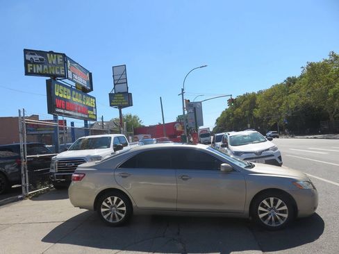 Used 2007 Toyota Camry XLE FWD image 9