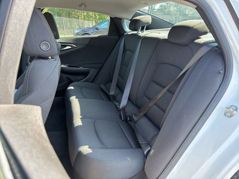 Used 2024 Chevrolet Malibu RS FWD image 23