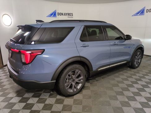 Used 2025 Ford Explorer Active w/ Active Comfort Package image 8