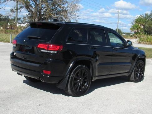 Used 2020 Jeep Grand Cherokee Altitude image 3