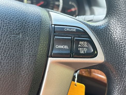 Used 2011 Honda Accord EX image 21