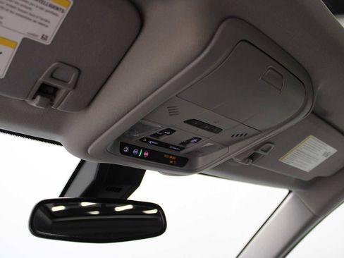 Used 2020 Chevrolet Equinox Premier image 23