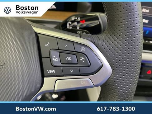 New 2026 Volkswagen Tiguan SEL R-Line AWD/4WD image 17