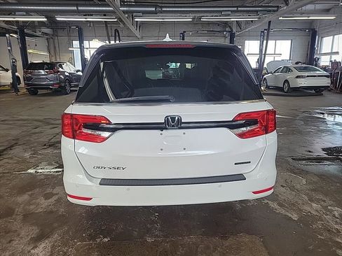 Used 2024 Honda Odyssey Touring image 4
