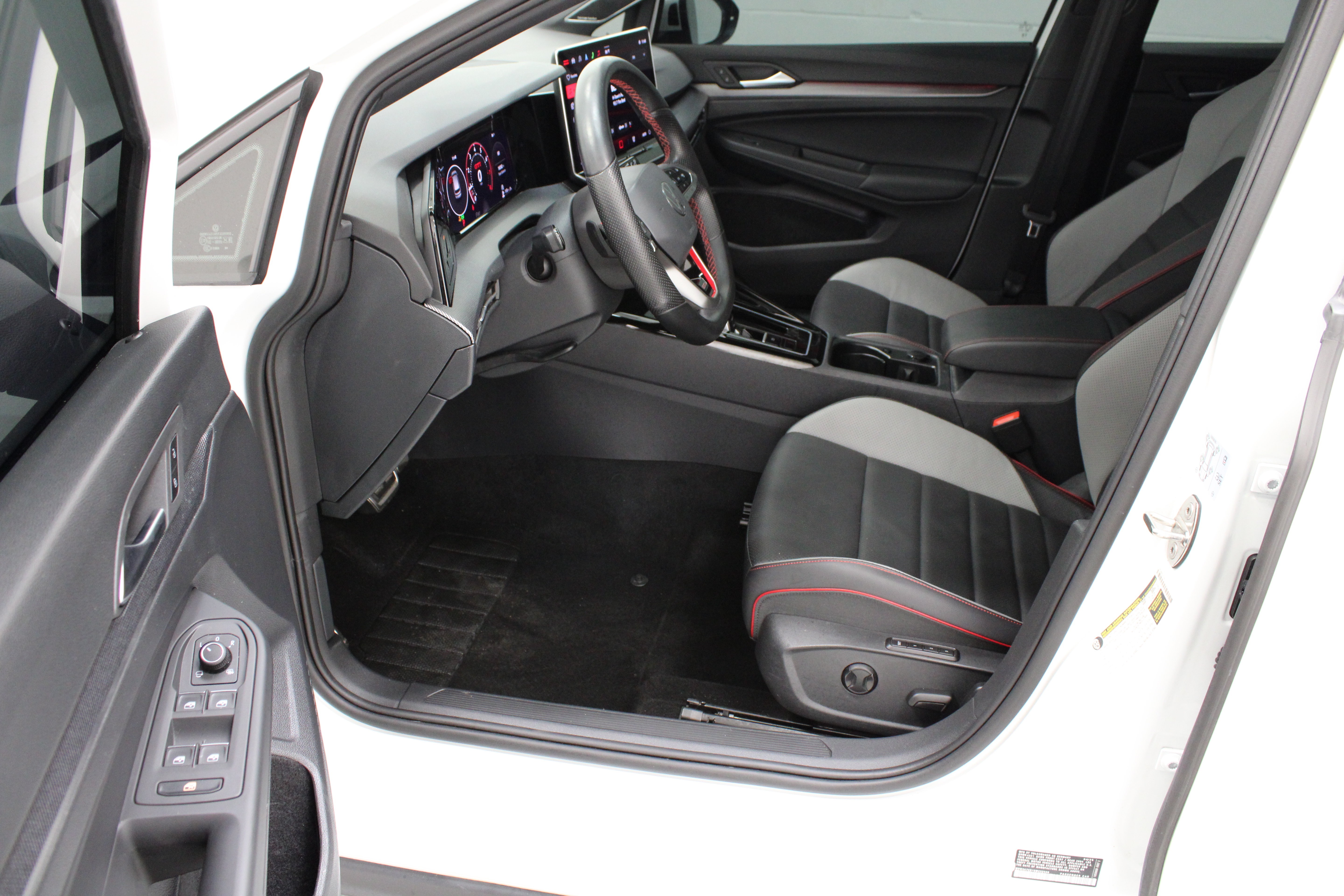 Used 2025 Volkswagen GTI SE FWD image 14