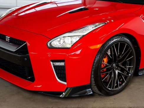 Used 2023 Nissan GT-R Premium w/ Floor Mat Package image 12