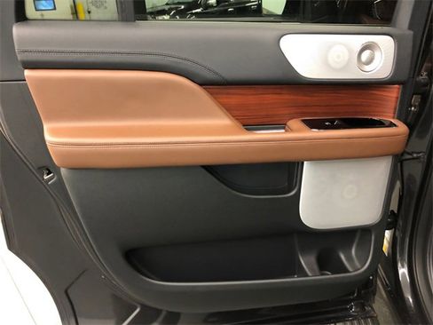 Used 2024 Lincoln Navigator L Reserve image 31