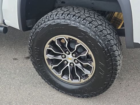 Used 2021 Chevrolet Colorado ZR2 image 14