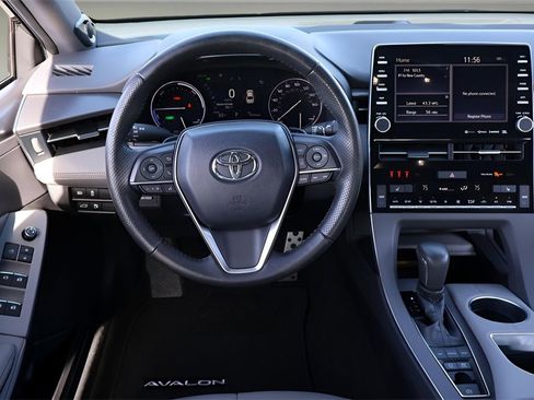 Used 2019 Toyota Avalon XSE image 12
