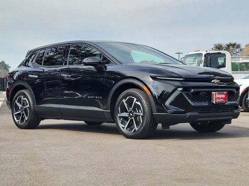 New 2026 Chevrolet Equinox EV LT image 24