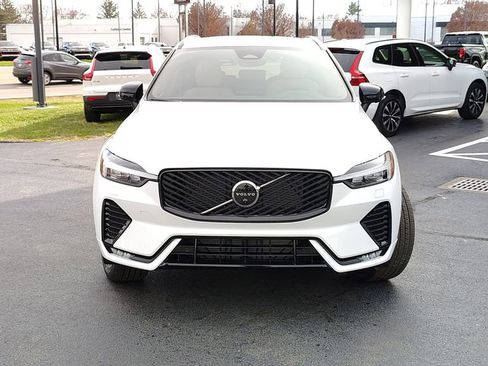 New 2026 Volvo XC60 B5 Plus w/ Climate Package image 32