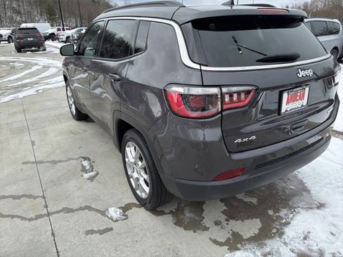 Used 2024 Jeep Compass Latitude image 5