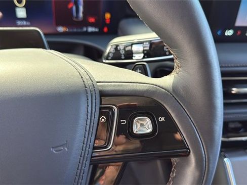 New 2025 Lincoln Aviator AWD image 30