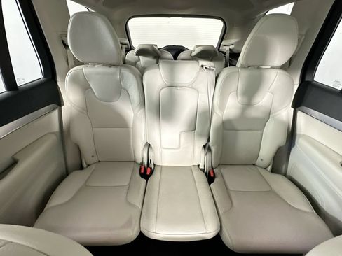Used 2018 Volvo XC90 T6 Momentum w/ Convenience Package AWD/4WD image 13