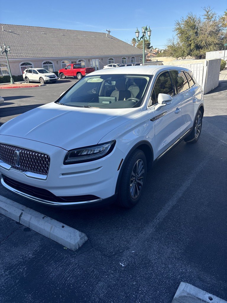 Used 2021 Lincoln Nautilus AWD w/ Equipment Group 101A image 2